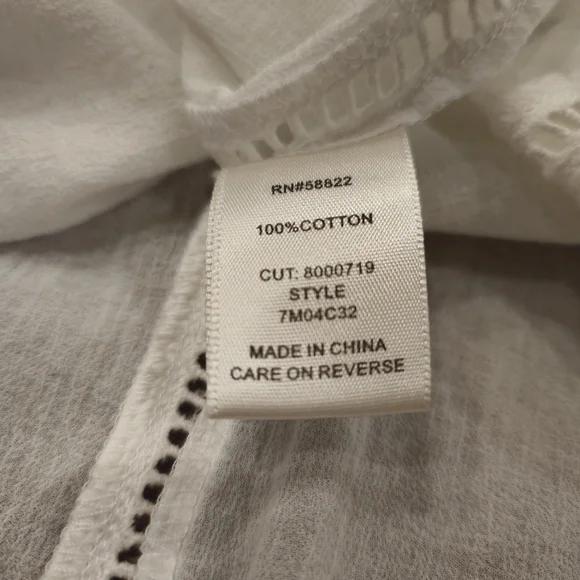 Max Studio London White Eyelet Sleeveless Blouse - Picture 8 of 11